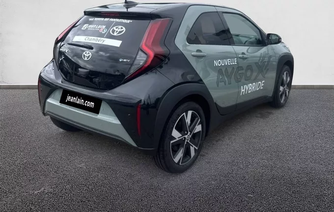 TOYOTA AYGO X Hybride 116h Graphic extérieur trois quart arrière droit 208446