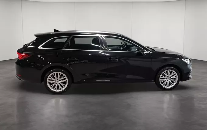 SEAT LEON Sportstourer e-Hybrid 204 DSG6 Xcellence extérieur côté droit 213105