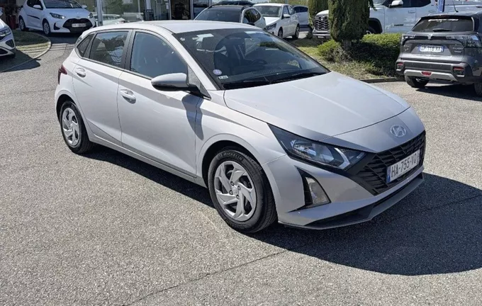 HYUNDAI I20 1.2 79 Initia extérieur trois quart avant droit 13760