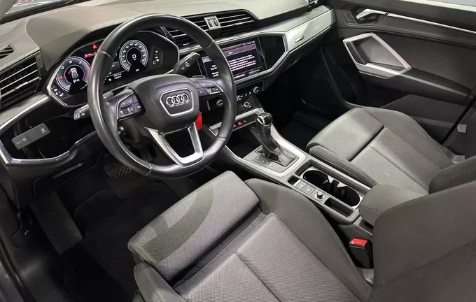 AUDI Q3 35 TDI 150 ch S tronic 7 Quattro Design photo 11 2131605