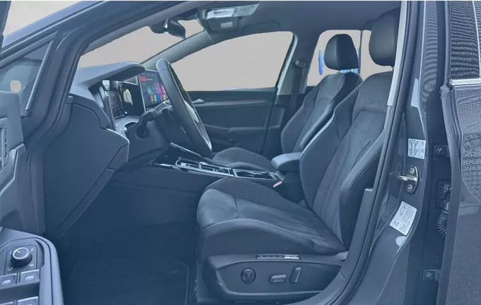 VOLKSWAGEN GOLF 1.5 eTSI EVO2 116 DSG7 Style extérieur trois quart arrière droit 2129395