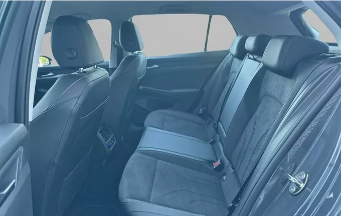 VOLKSWAGEN GOLF 1.5 eTSI EVO2 116 DSG7 Style extérieur arrière 2129395