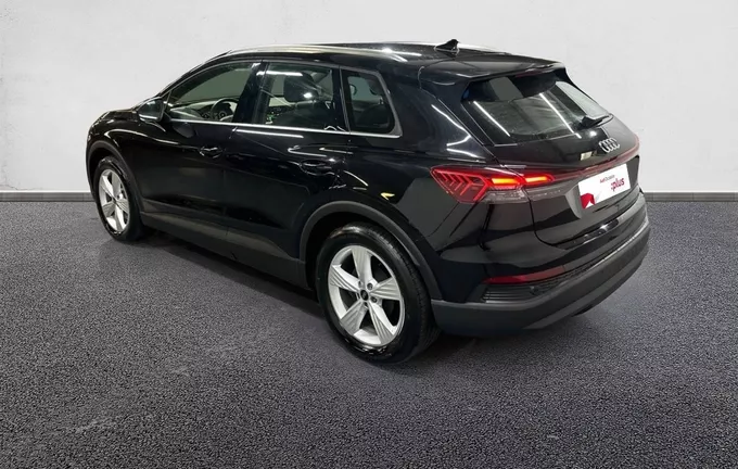 AUDI Q4 E-TRON 45 285 ch 82 kWh Design extérieur trois quart arrière gauche 2129945