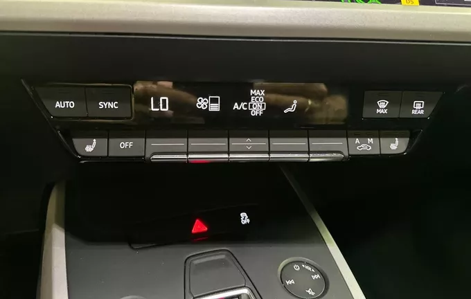 AUDI Q4 E-TRON 45 285 ch 82 kWh Design photo 14 2129945