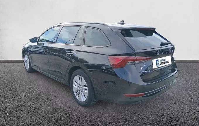 SKODA OCTAVIA Combi 2.0 TDI 150 ch DSG7 4x4 Ambition extérieur trois quart arrière gauche 2131181