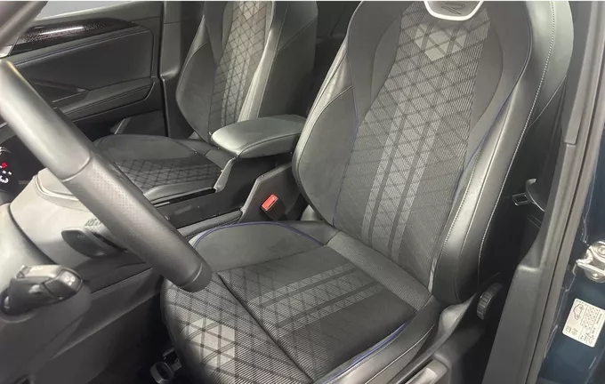 VOLKSWAGEN TIGUAN 1.5 eTSI 150ch DSG7 R-Line Edition extérieur trois quart arrière droit 2130100