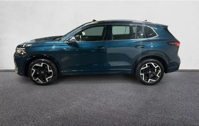 VOLKSWAGEN TIGUAN 1.5 eTSI 150ch DSG7 R-Line Edition extérieur trois quart arrière gauche 2130100