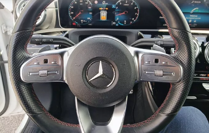 MERCEDES CLASSE A 250 7G-DCT AMG Line photo 12 2126613