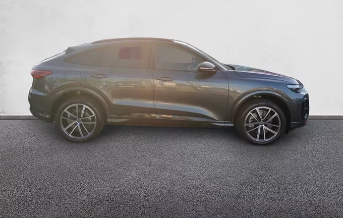 AUDI Q5 Sportback e-hybrid 299 ch S tronic 7 Quattro S line extérieur côté droit 9567