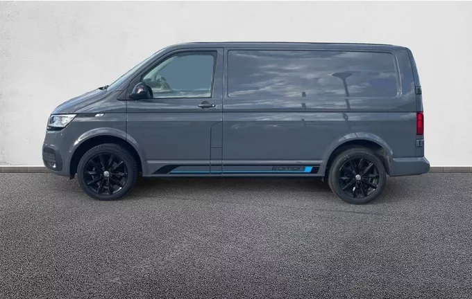 VOLKSWAGEN UTILITAIRES TRANSPORTER 6.1 VAN L1H1 2.0 TDI 150 DSG7 EDITION extérieur trois quart arrière gauche 106247