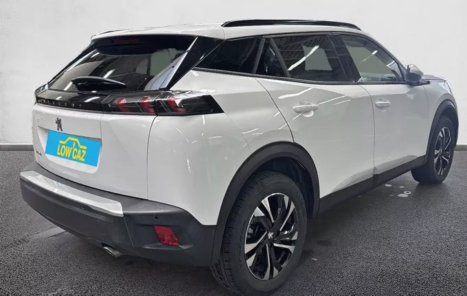 PEUGEOT 2008 BlueHDi 130 S&S EAT8 Allure extérieur trois quart arrière droit 213567