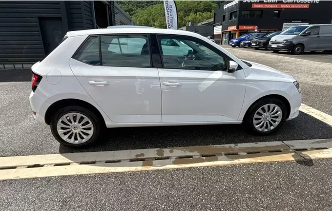 SKODA FABIA 1.0 MPI 60 ch BVM5 Business extérieur côté droit 2127663