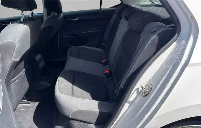 SKODA FABIA 1.0 MPI 60 ch BVM5 Business extérieur arrière 2127663
