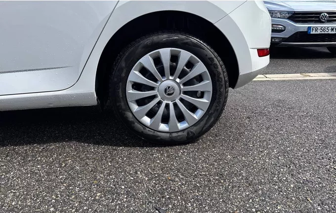 SKODA FABIA 1.0 MPI 60 ch BVM5 Business photo 12 2127663