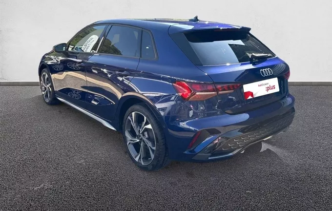 AUDI A3 Sportback TFSI Mild Hybrid 150 S tronic 7 S line extérieur trois quart arrière gauche 2126875
