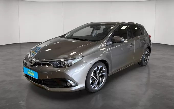 TOYOTA AURIS Hybride 136h Design extérieur trois quart avant gauche 213711