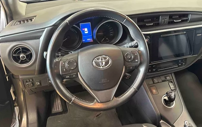 TOYOTA AURIS Hybride 136h Design photo 12 213711