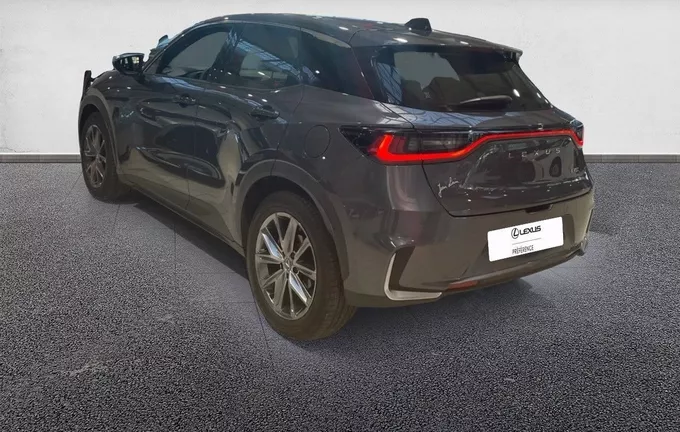 LEXUS LBX 2WD Elegant extérieur trois quart arrière gauche 1103877
