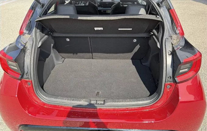 TOYOTA YARIS Hybride 116h Collection photo 10 1103590