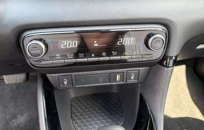 TOYOTA YARIS Hybride 116h Collection photo 14 1103590