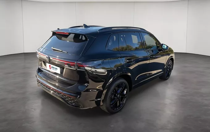 VOLKSWAGEN TIGUAN 1.5 eTSI 150ch DSG7 R-Line extérieur trois quart arrière droit 5122
