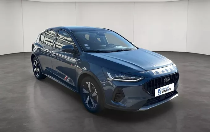 FORD FOCUS 1.0 Flexifuel 125 S&S mHEV Active Style extérieur trois quart avant droit 2132606