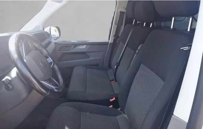 VOLKSWAGEN UTILITAIRES TRANSPORTER 6.1 VAN L1H1 2.0 TDI 150 DSG7 BUSINESS PLUS extérieur arrière 106124
