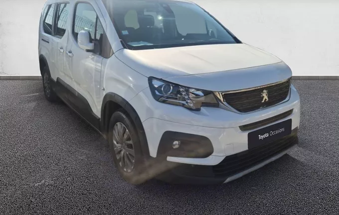 PEUGEOT RIFTER Long PureTech 110 S&S BVM6 Allure extérieur trois quart avant droit 106178