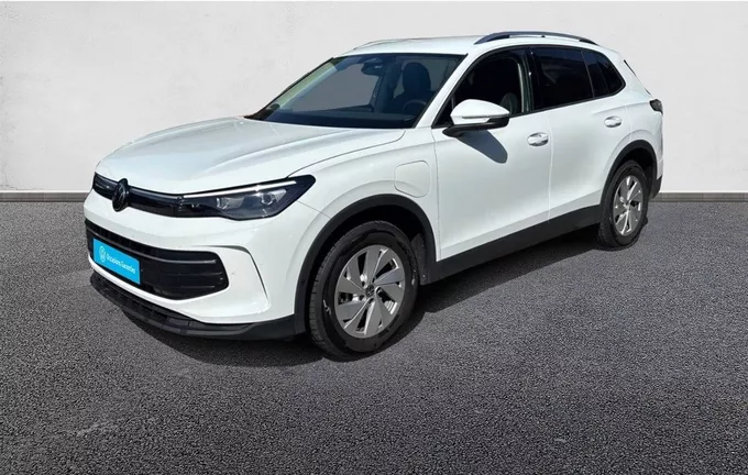 VOLKSWAGEN TIGUAN 1.5 eHybrid 204ch DSG6 VW Edition extérieur trois quart avant gauche 2127353
