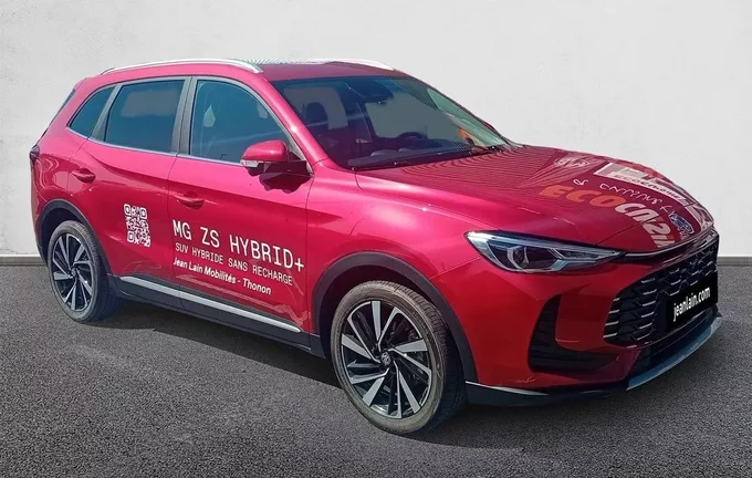 MG ZS 1.5 L Hybrid+ 197 ch Luxury extérieur trois quart avant droit 8709