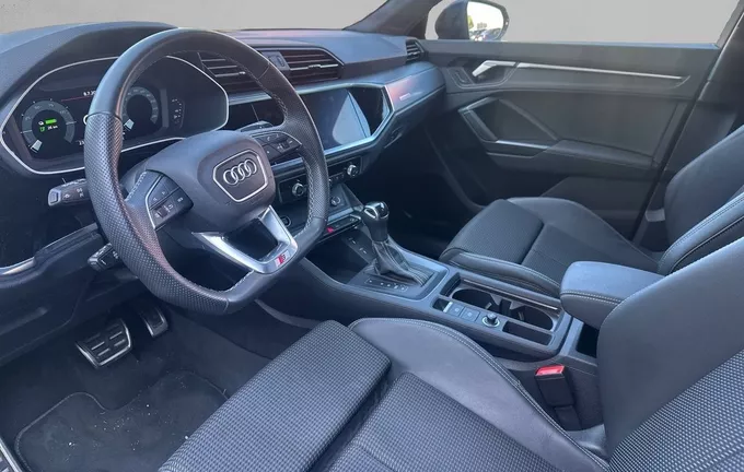 AUDI Q3 45 TFSIe 245 ch S tronic 6 S line photo 11 2129852