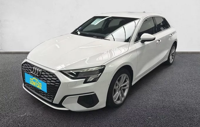 AUDI A3 Sportback 35 TFSI Mild Hybrid 150 S tronic 7 Business line extérieur trois quart avant gauche 212878