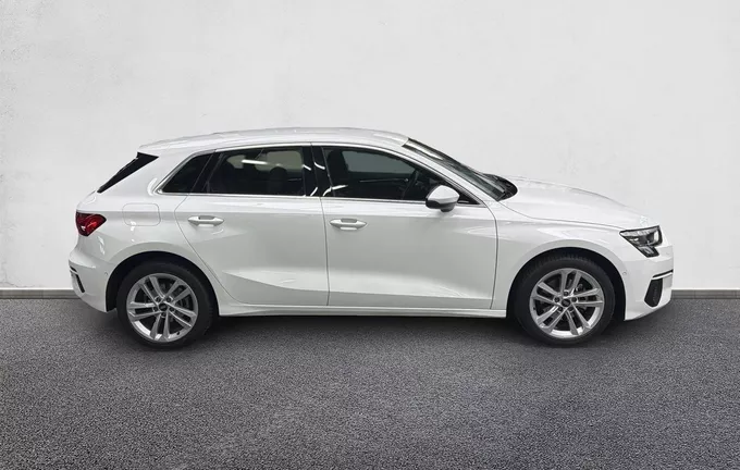 AUDI A3 Sportback 35 TFSI Mild Hybrid 150 S tronic 7 Business line extérieur côté droit 212878
