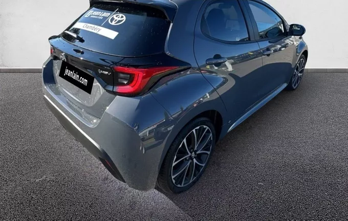 TOYOTA YARIS Hybride 116h Design extérieur trois quart arrière droit 201718