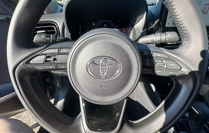 TOYOTA YARIS Hybride 116h Design photo 12 201718