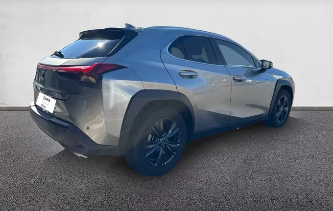 LEXUS UX 300h 2WD Luxe extérieur trois quart arrière droit 1103768
