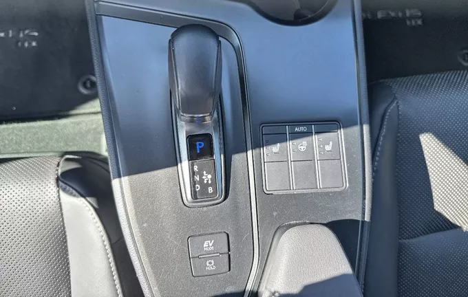 LEXUS UX 300h 2WD Luxe photo 13 1103768