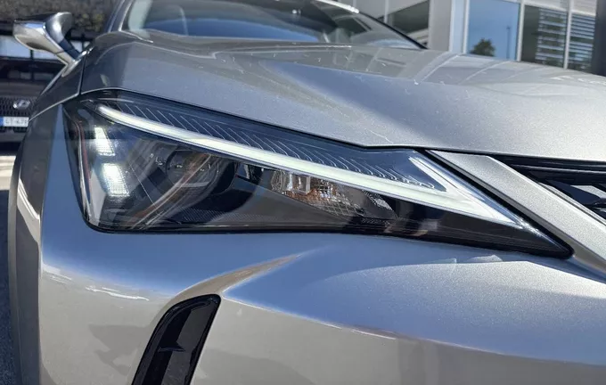 LEXUS UX 300h 2WD Luxe photo 19 1103768