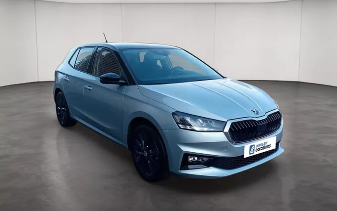 SKODA FABIA 1.0 TSI 116 ch EVO 2 DSG7 Selection extérieur trois quart avant droit 2131911