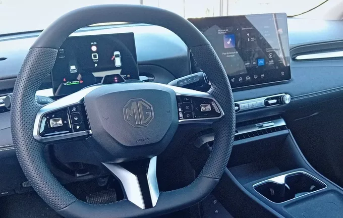 MG MG4 EV Urban 54 kWh - 118 kW Premium photo 30 9913