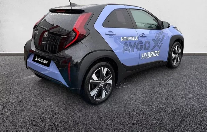 TOYOTA AYGO X Hybride 116h Graphic extérieur trois quart arrière droit 99642