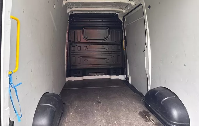 VOLKSWAGEN UTILITAIRES CRAFTER VAN 35 L3H3 2.0 TDI 140 CH BVA BUSINESS LINE photo 10 106214