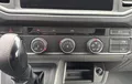 Miniature VOLKSWAGEN UTILITAIRES CRAFTER VAN 35 L3H3 2.0 TDI 140 CH BVA BUSINESS LINE photo 14 106214