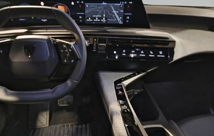 PEUGEOT 5008 Hybrid 145 e-DCS6 Allure extérieur côté gauche 944197