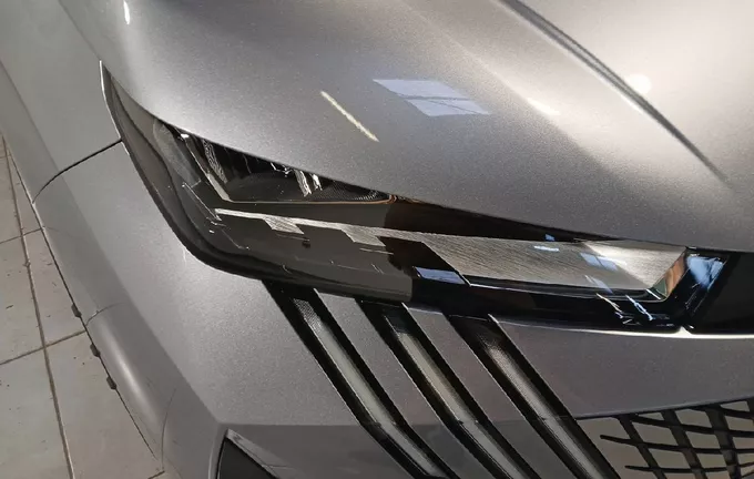 PEUGEOT 5008 Hybrid 145 e-DCS6 Allure photo 16 944197