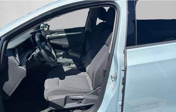 VOLKSWAGEN GOLF SW 1.5 eTSI EVO2 116 DSG7 Life Plus extérieur trois quart arrière droit 2130407