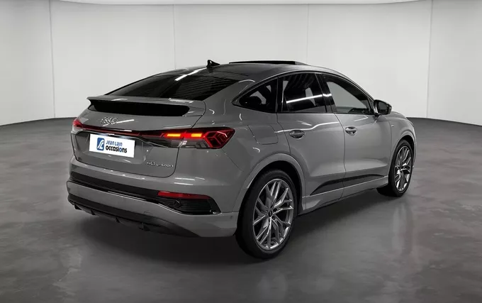 AUDI Q4 E-TRON Sportback 40 204 ch 82 kWh S line extérieur trois quart arrière droit 2132398