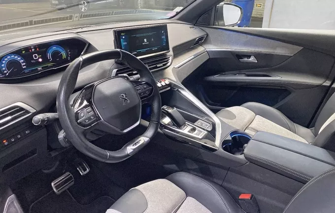 PEUGEOT 3008 Hybrid 225 e-EAT8 GT photo 11 2130645