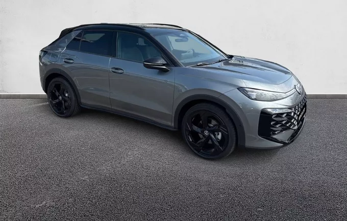 VOLKSWAGEN T-ROC 1.5 eTSI EVO2 Hybrid 150 ch DSG7 R-Line extérieur trois quart avant droit 5290