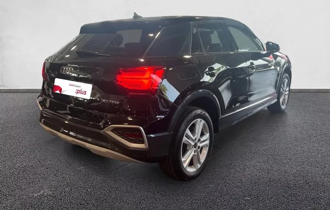 AUDI Q2 30 TFSI 110 BVM6 Business line extérieur trois quart arrière droit 2129074